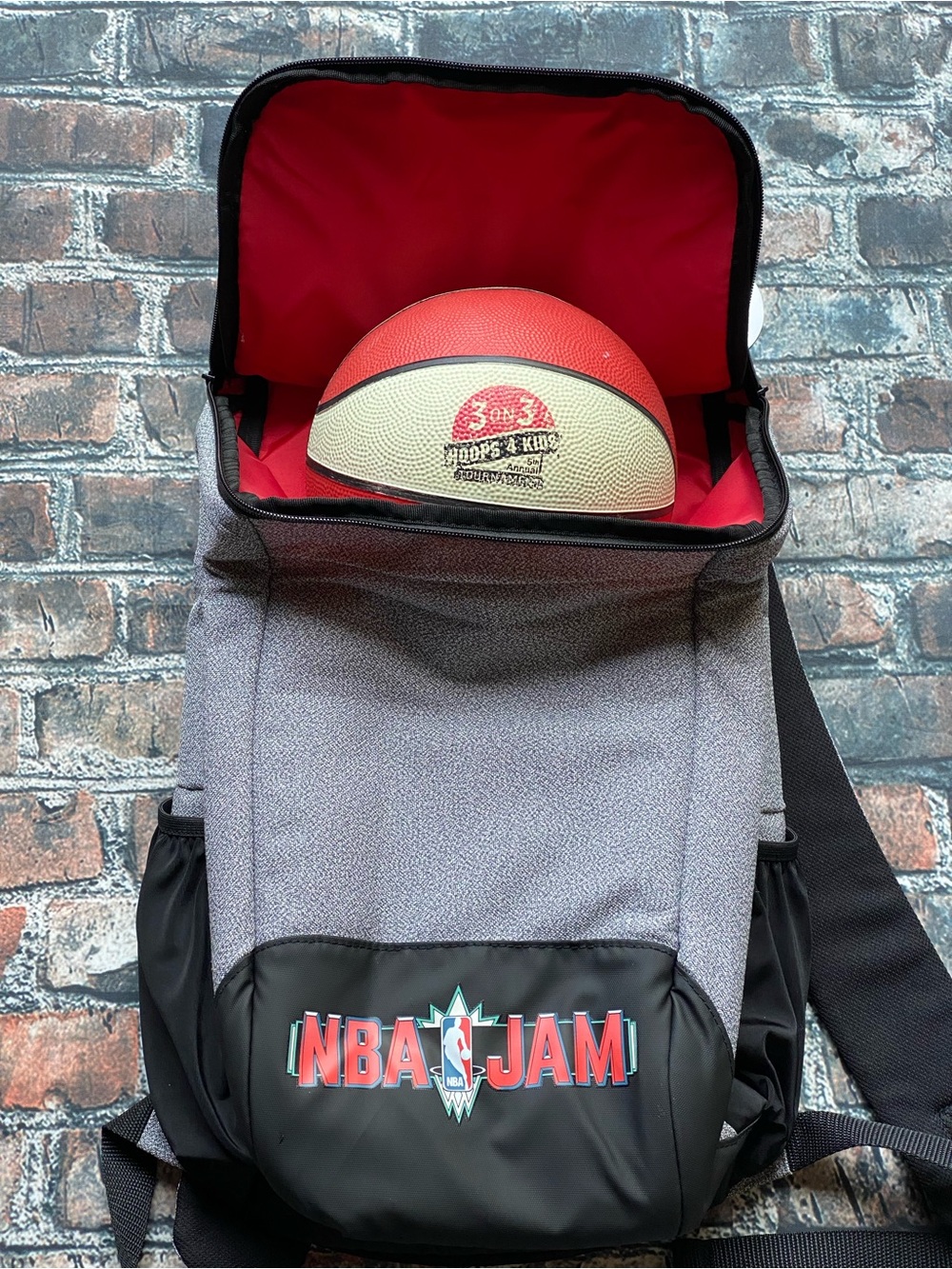 NEW with Tags: Wilson NBA Jam Backpack Retro 1993 Black Grey (& Mini Hoops Ball)